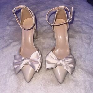 SHEIN Elegant Cream Bow Heels